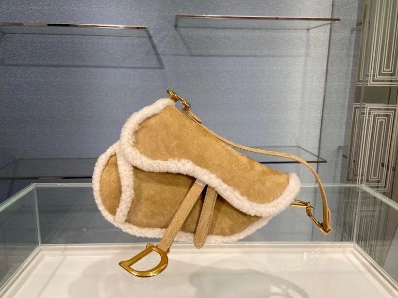D*or saddle bag in camel shearling