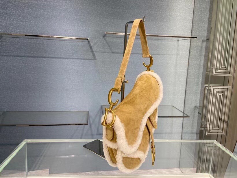 D*or saddle bag in camel shearling