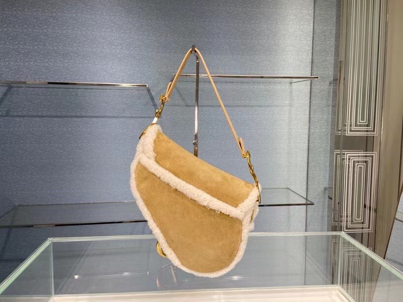 D*or saddle bag in camel shearling