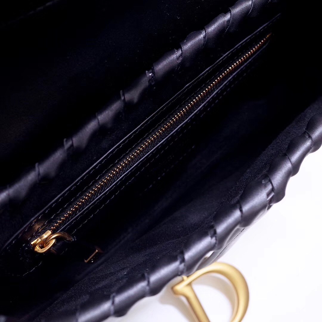 D*or saddle bag in black calfskin with threaded edges