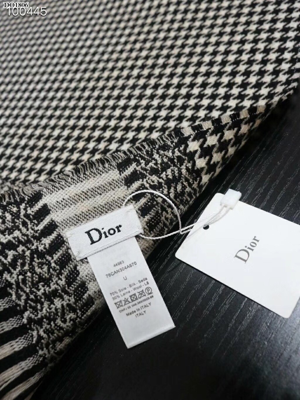 ch**an D*or stole in black/white wool