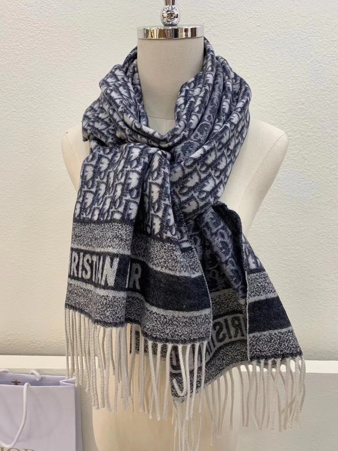 D*or oblique scarf in blue cashmere