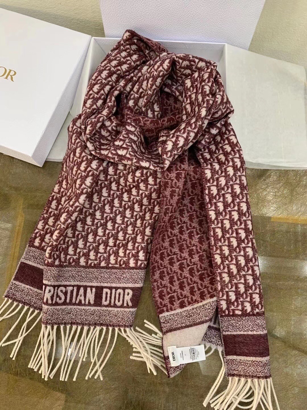 D*or oblique scarf in burgundy cashmere