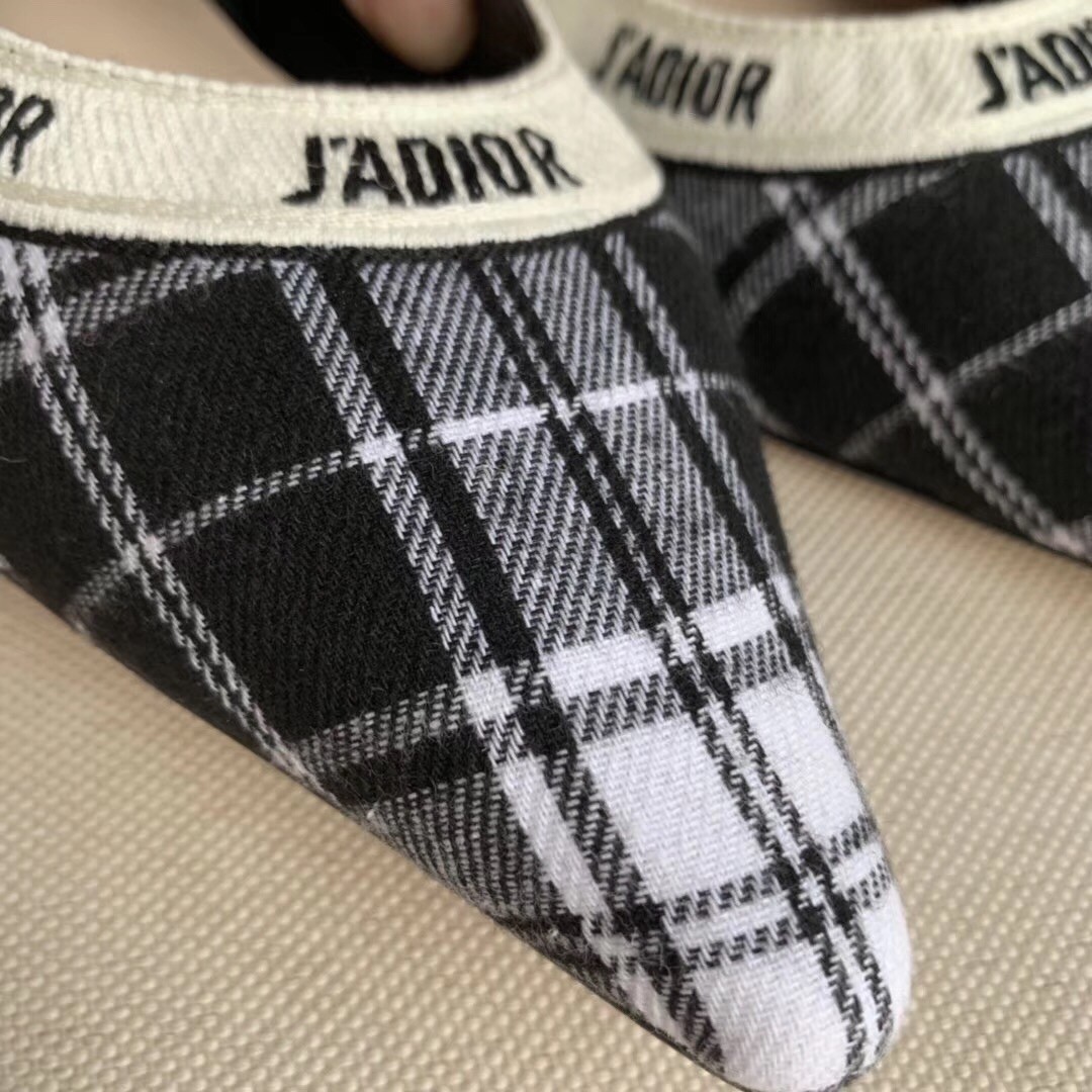 D*or j