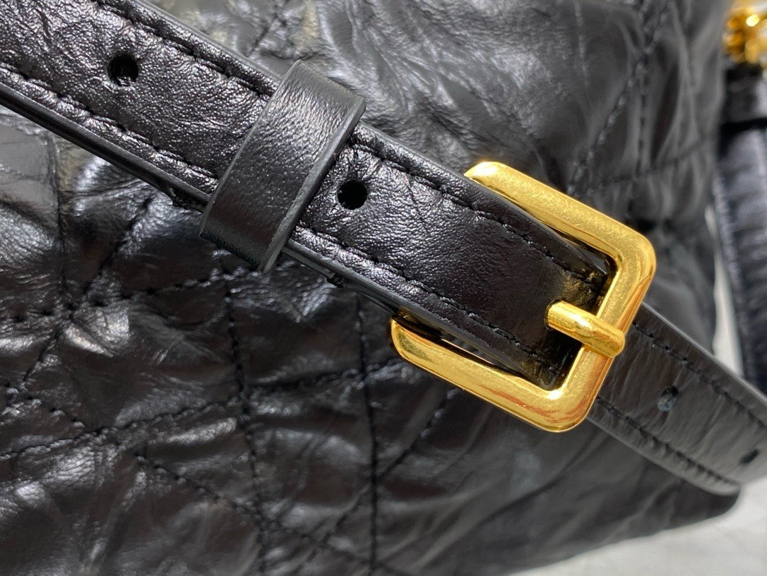 D*or D*orstar hobo bag with chain in black crinkled calfskin