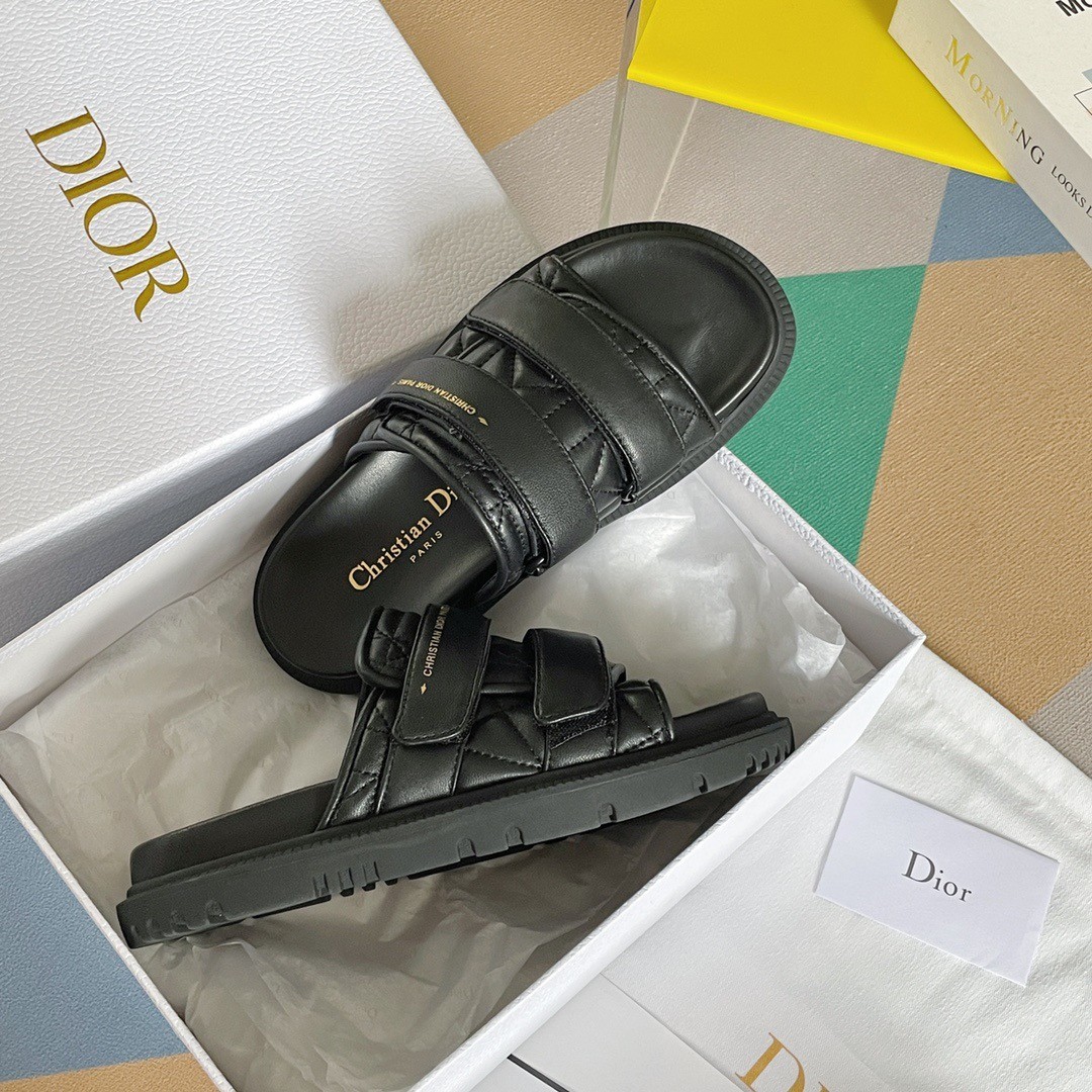 D*or dio(r)evolution slides in black quilted cannage calfskin