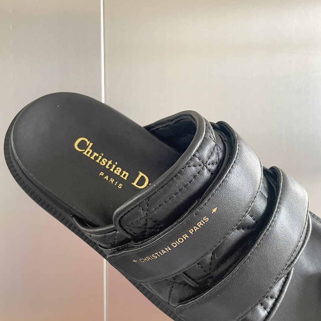 D*or dio(r)evolution slides in black quilted cannage calfskin