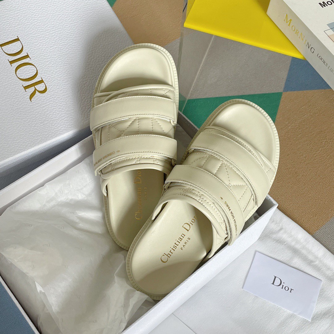 D*or dio(r)evolution slides in white quilted cannage calfskin