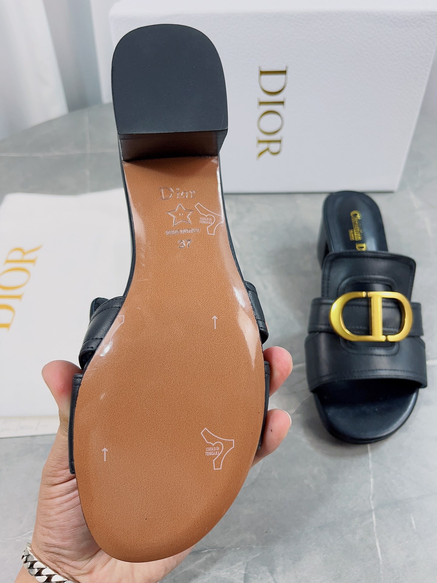D*or 30 montaigne heeled slides in black calfskin