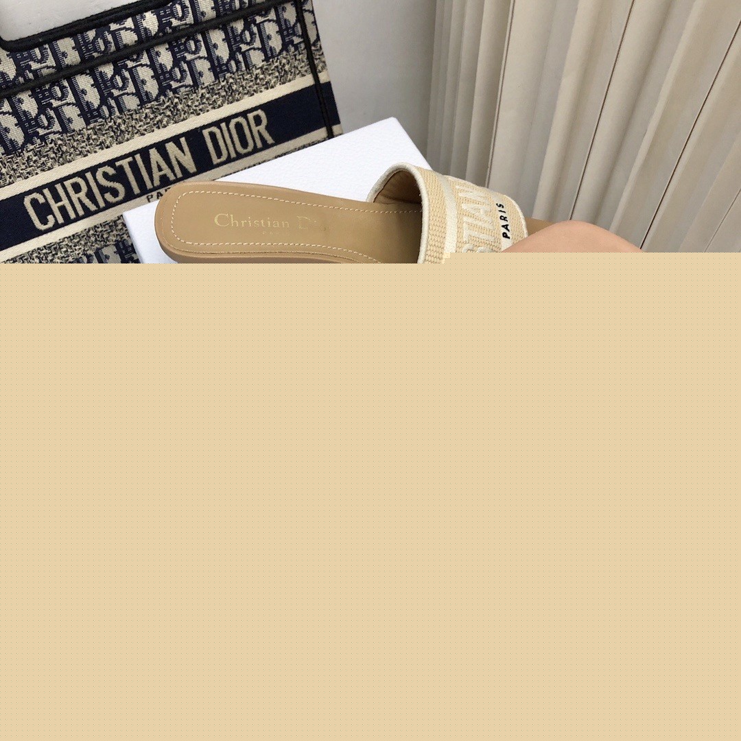 D*or D*oriviera dway heeled 35mm slides in raffia and white cotton