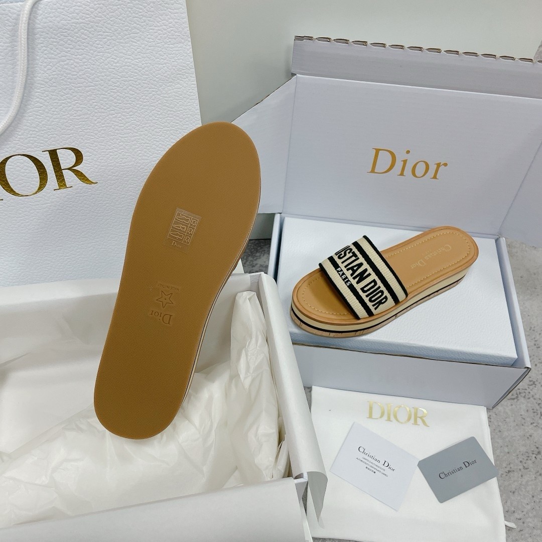 D*or D*oriviera dway platform slides in raffia and black embroidered cotton