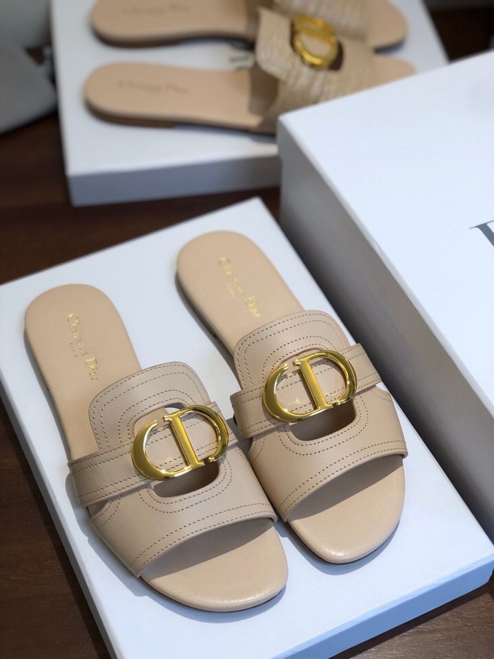D*or 30 montaigne slides in beige calfskin
