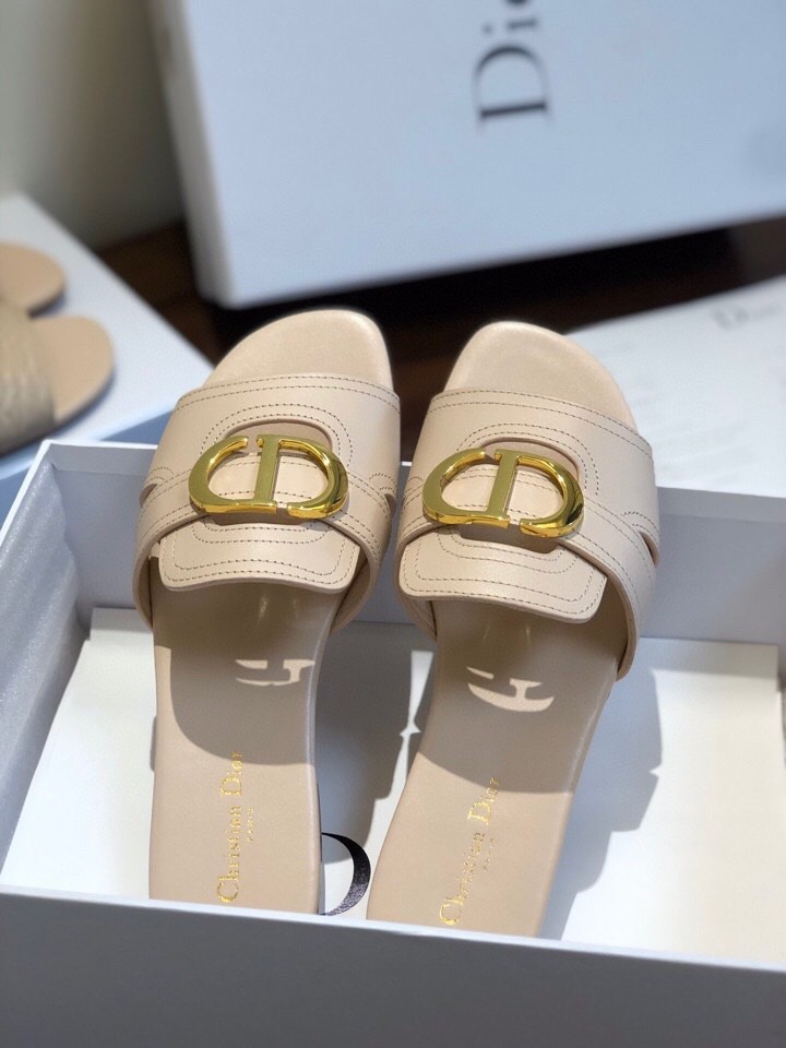 D*or 30 montaigne slides in beige calfskin