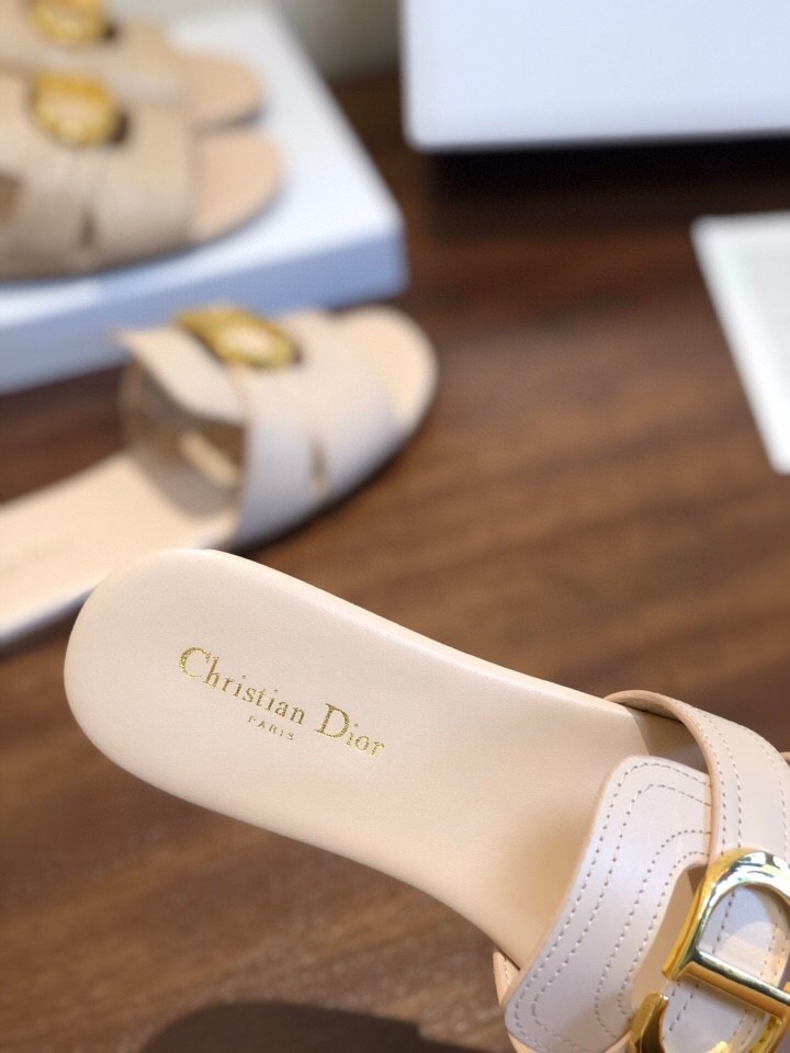 D*or 30 montaigne slides in beige calfskin