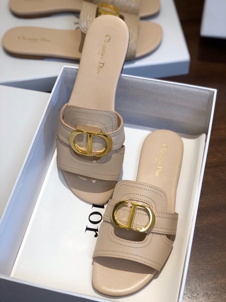 D*or 30 montaigne slides in beige calfskin