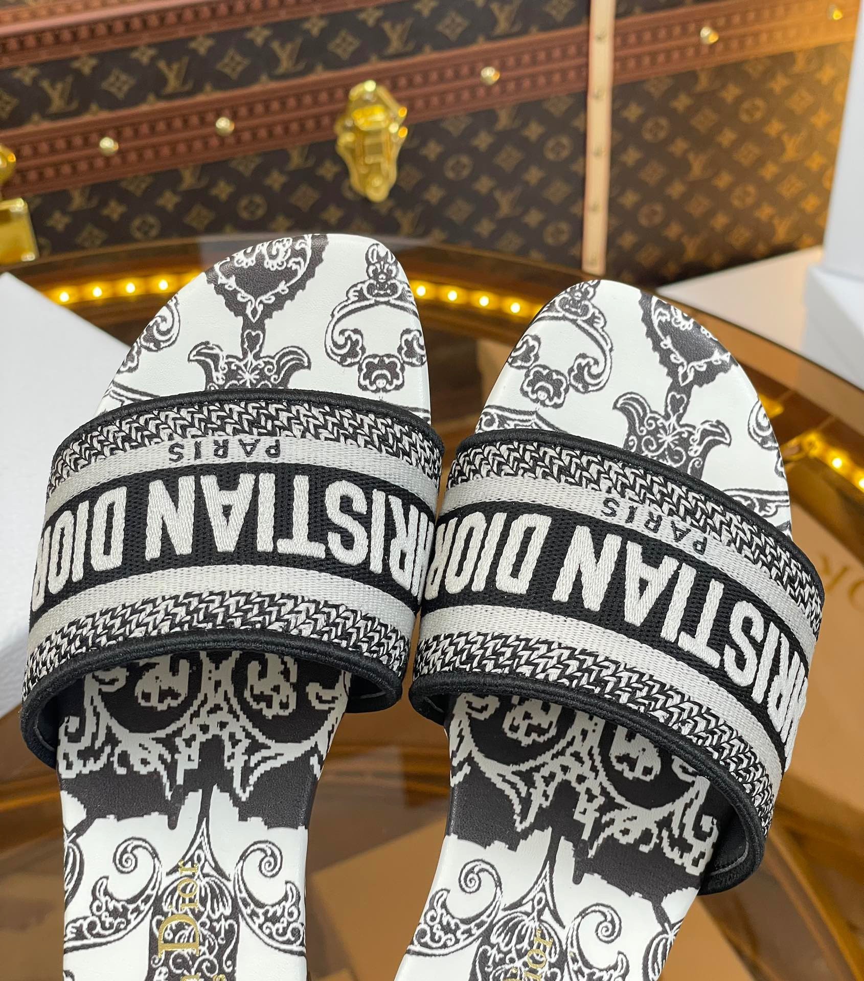 D*or dway slides in D*or bandana embroidery cotton