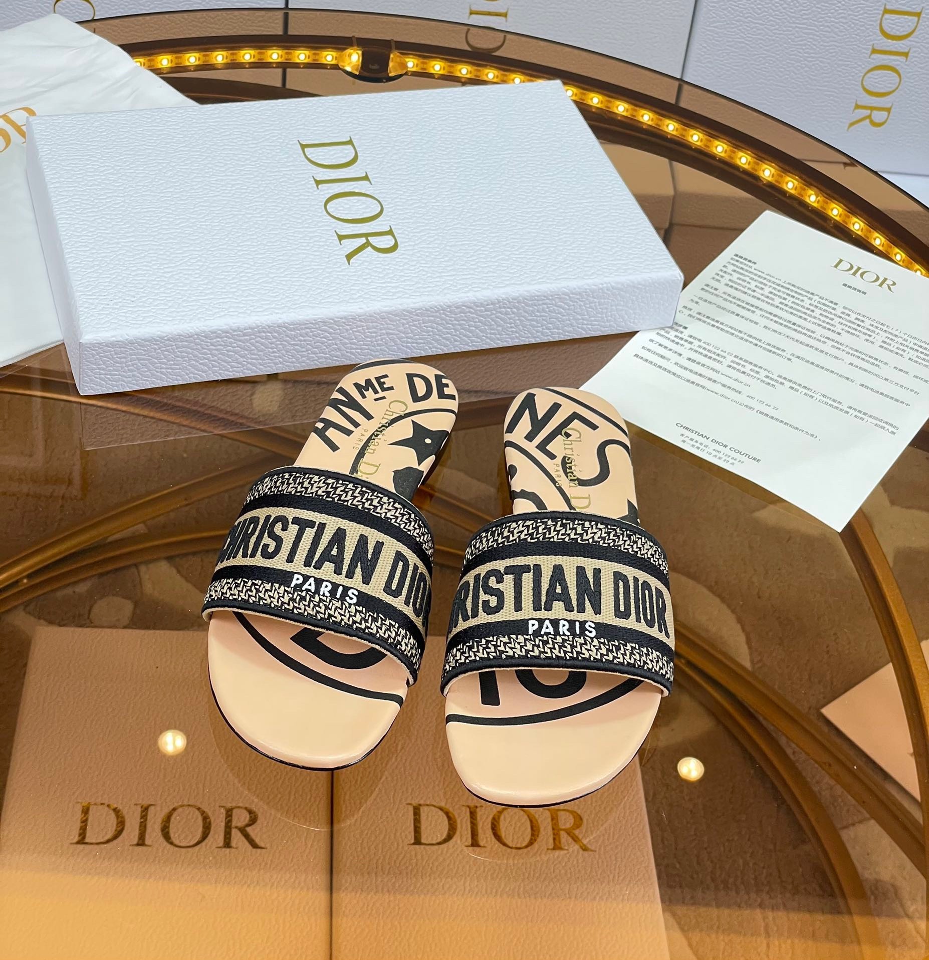 D*or dway slides in beige jute canvas embroidered with union motif