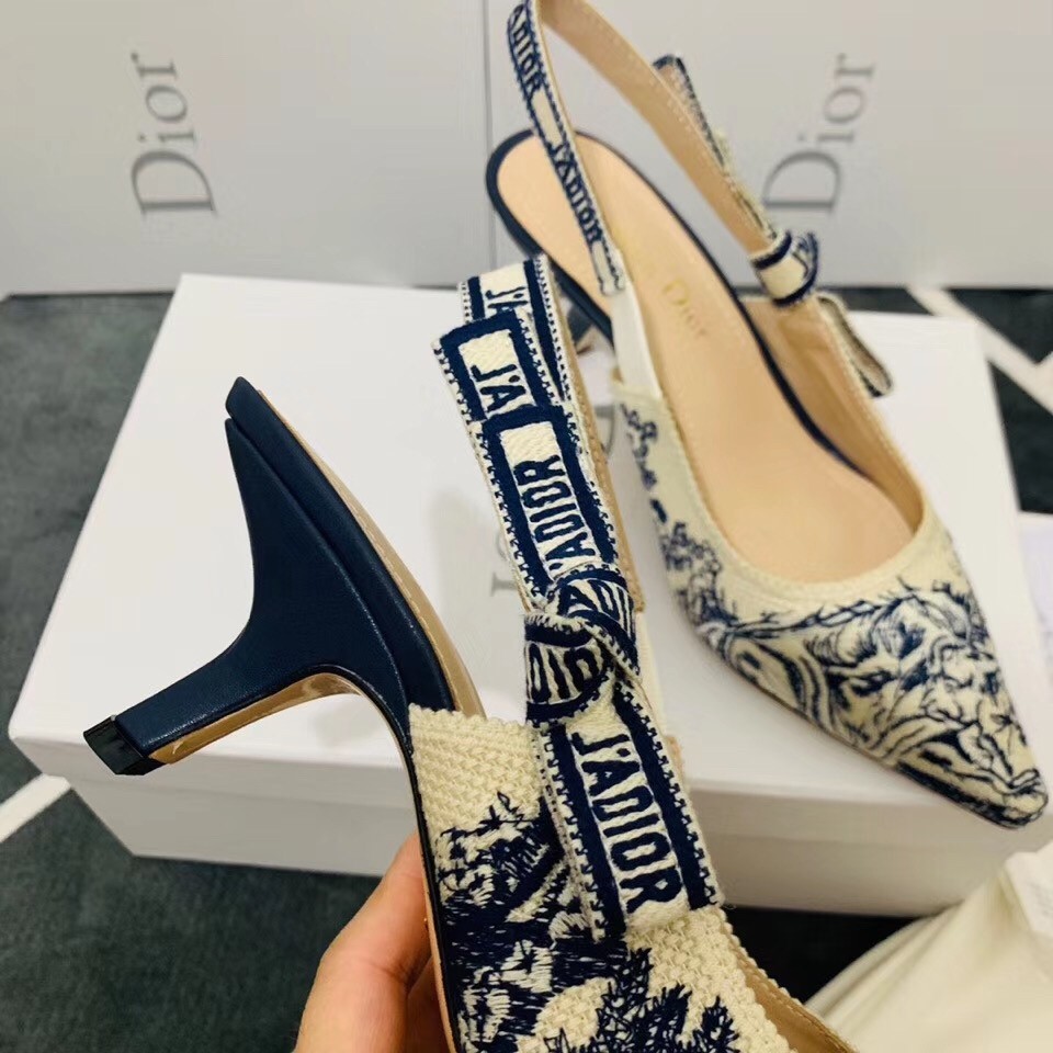 D*or j