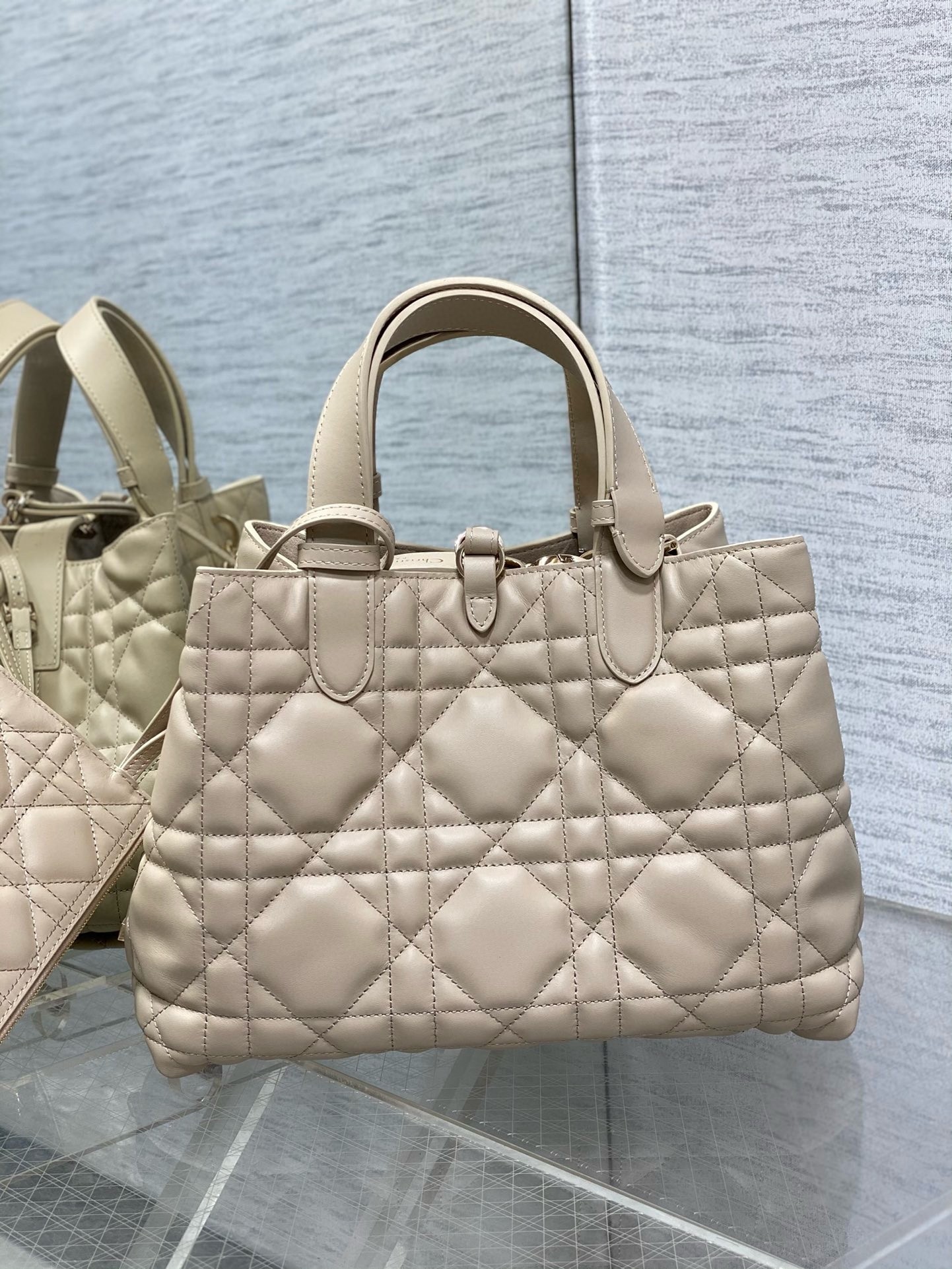 D*or toujours medium bag in beige macrocannage calfskin