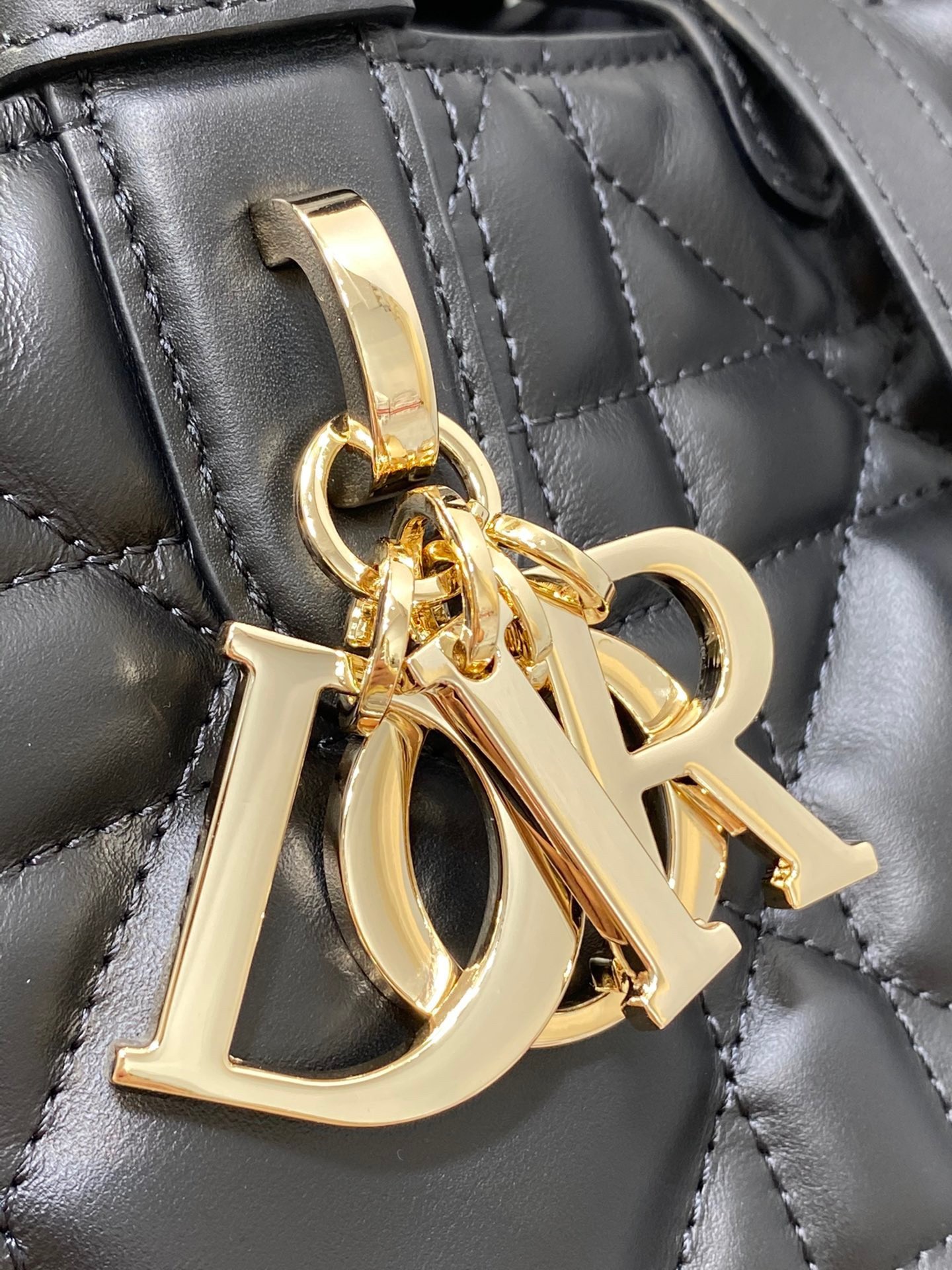 D*or toujours medium bag in black macrocannage calfskin