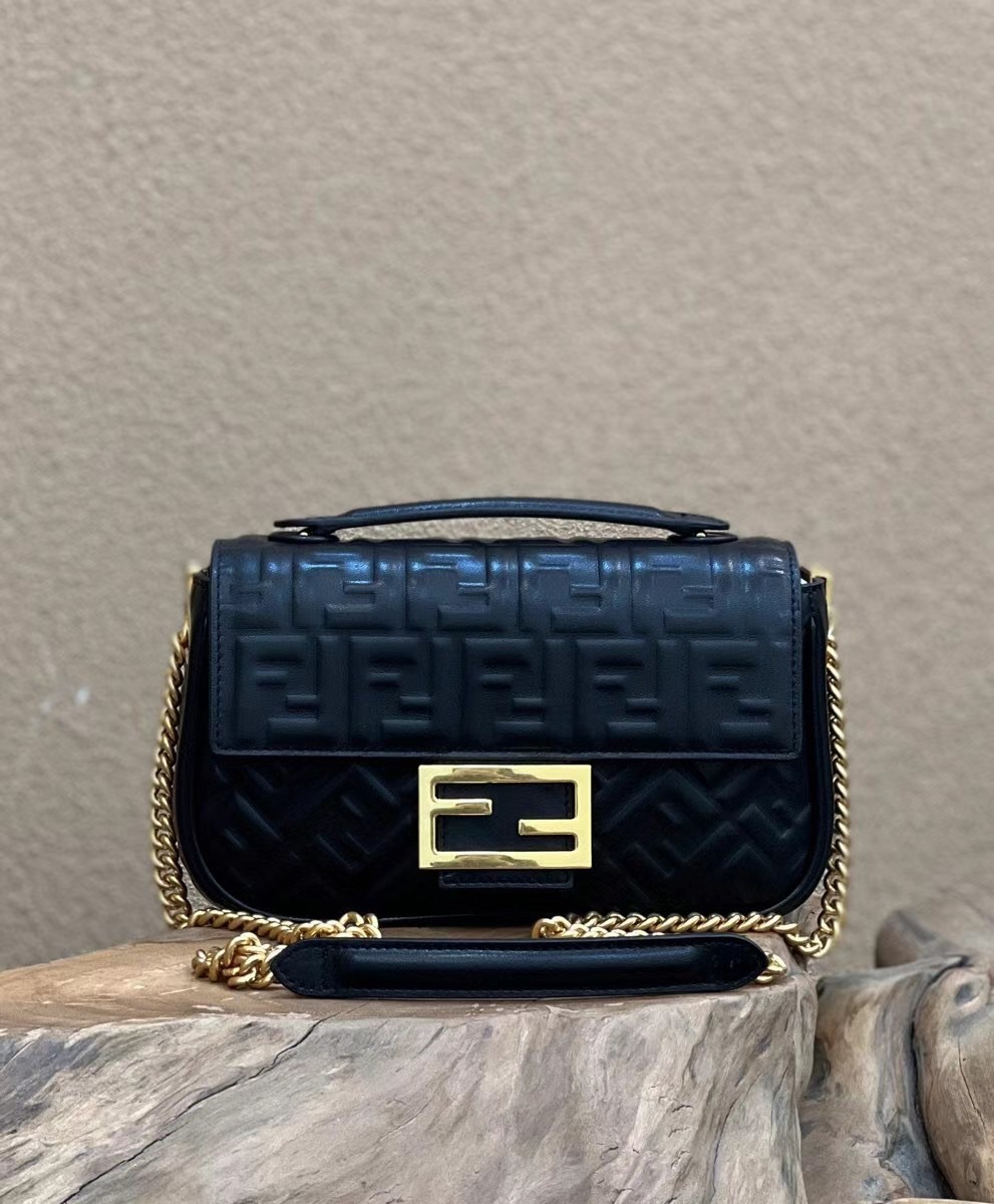 F**di baguette chain midi bag in black nappa leather
