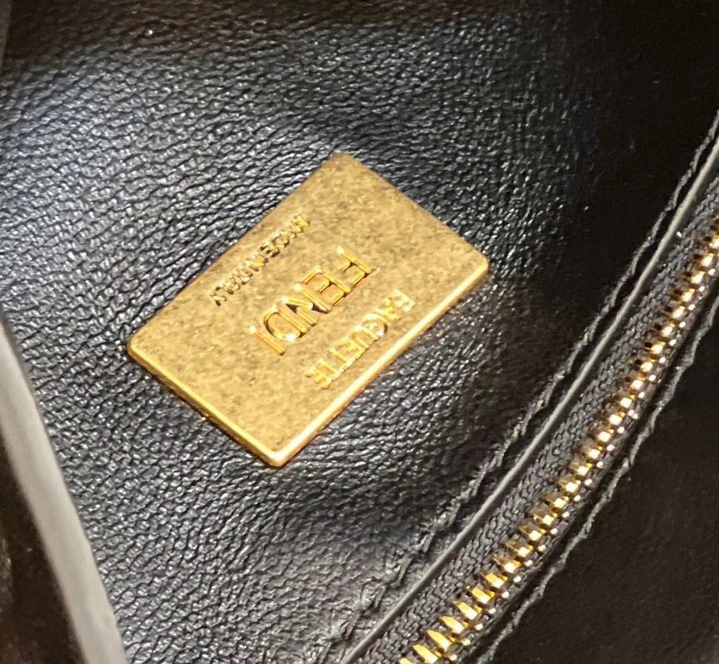 F**di baguette chain midi bag in black nappa leather