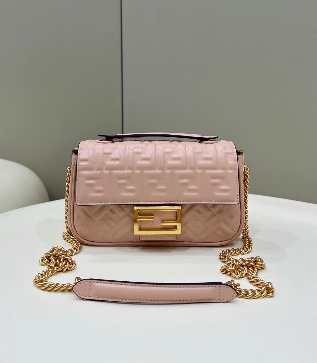 F**di baguette chain midi bag in powder nappa leather
