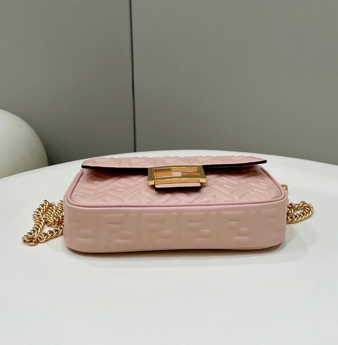 F**di baguette chain midi bag in powder nappa leather
