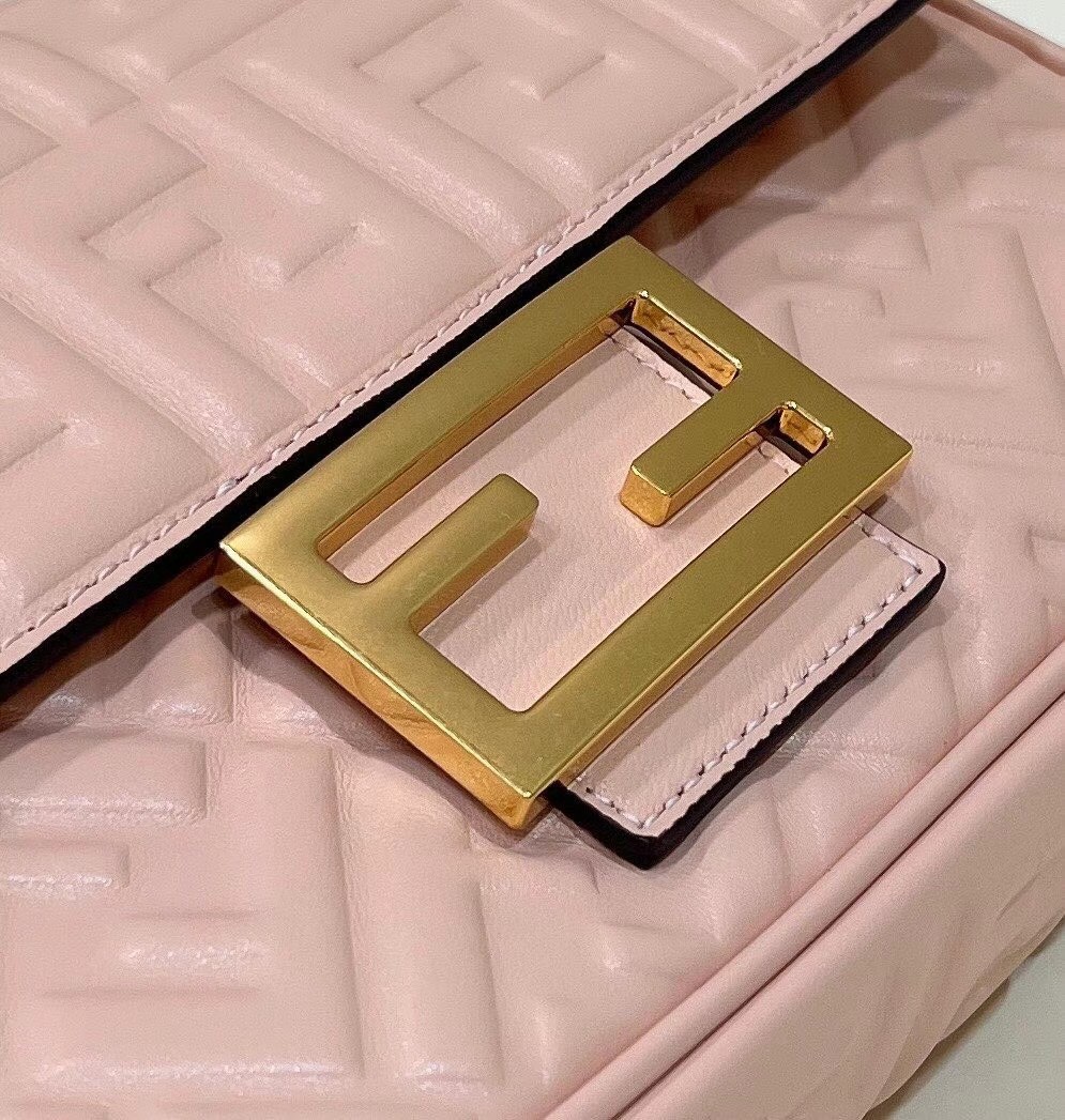 F**di baguette chain midi bag in powder nappa leather