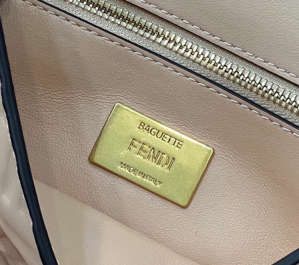 F**di baguette chain midi bag in powder nappa leather