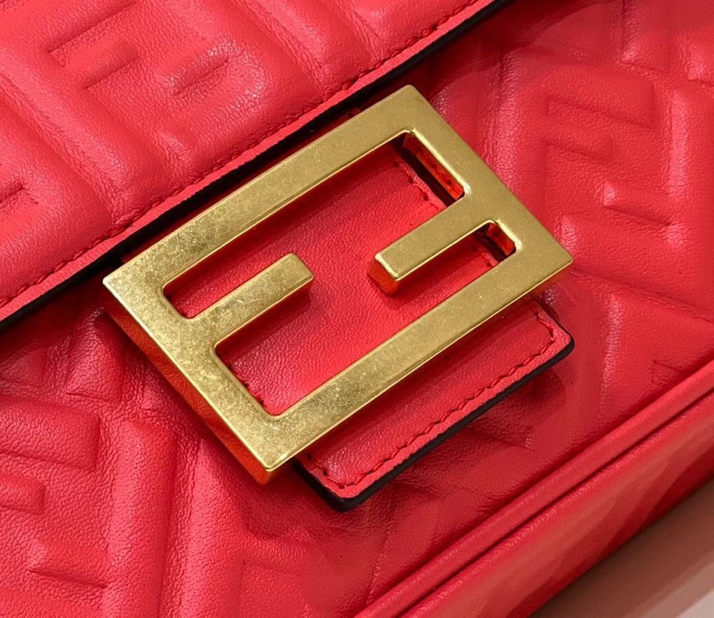 F**di baguette chain midi bag in red nappa leather