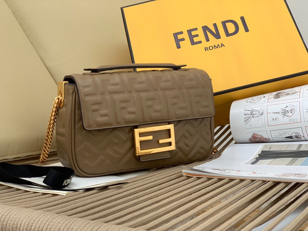 F**di baguette chain midi bag in taupe nappa leather