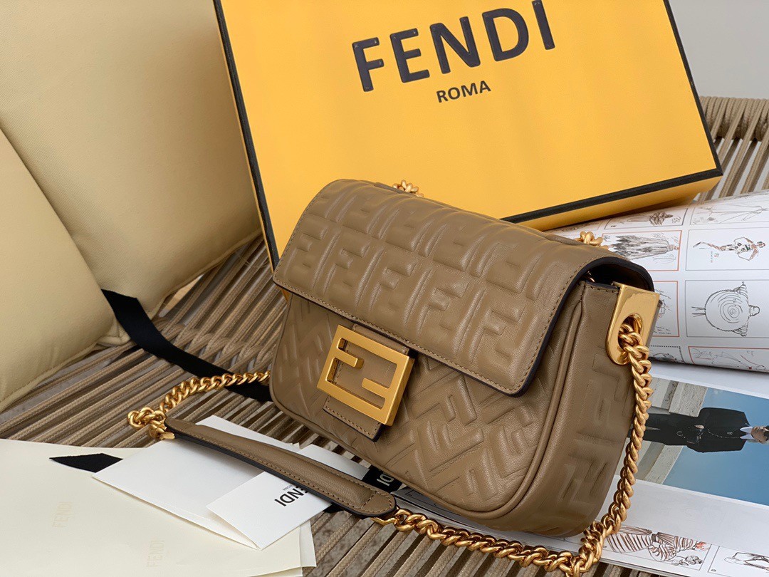 F**di baguette chain midi bag in taupe nappa leather