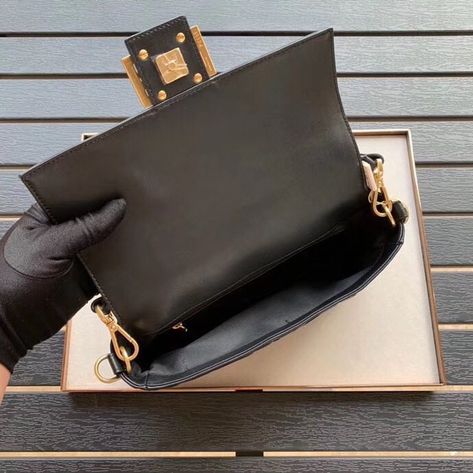 F**di black ff motif medium baguette bag