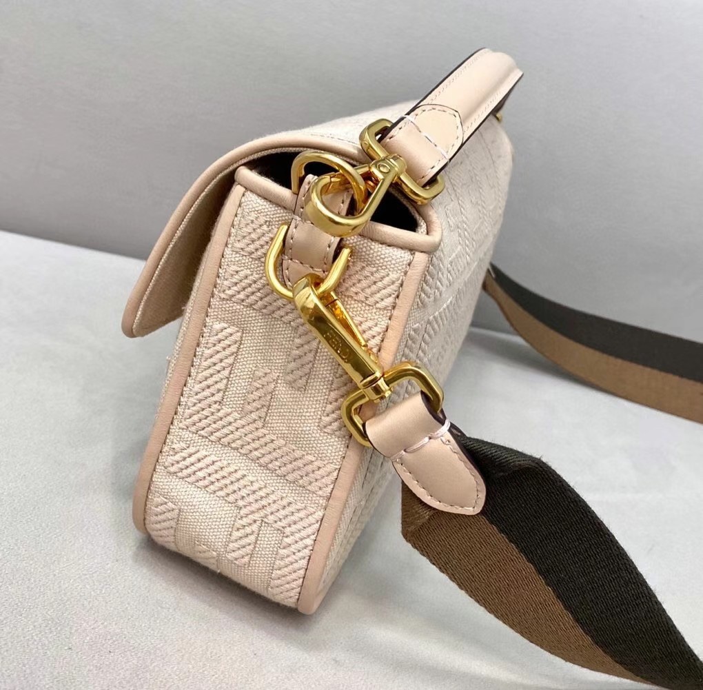 F**di medium baguette bag in pink ff canvas