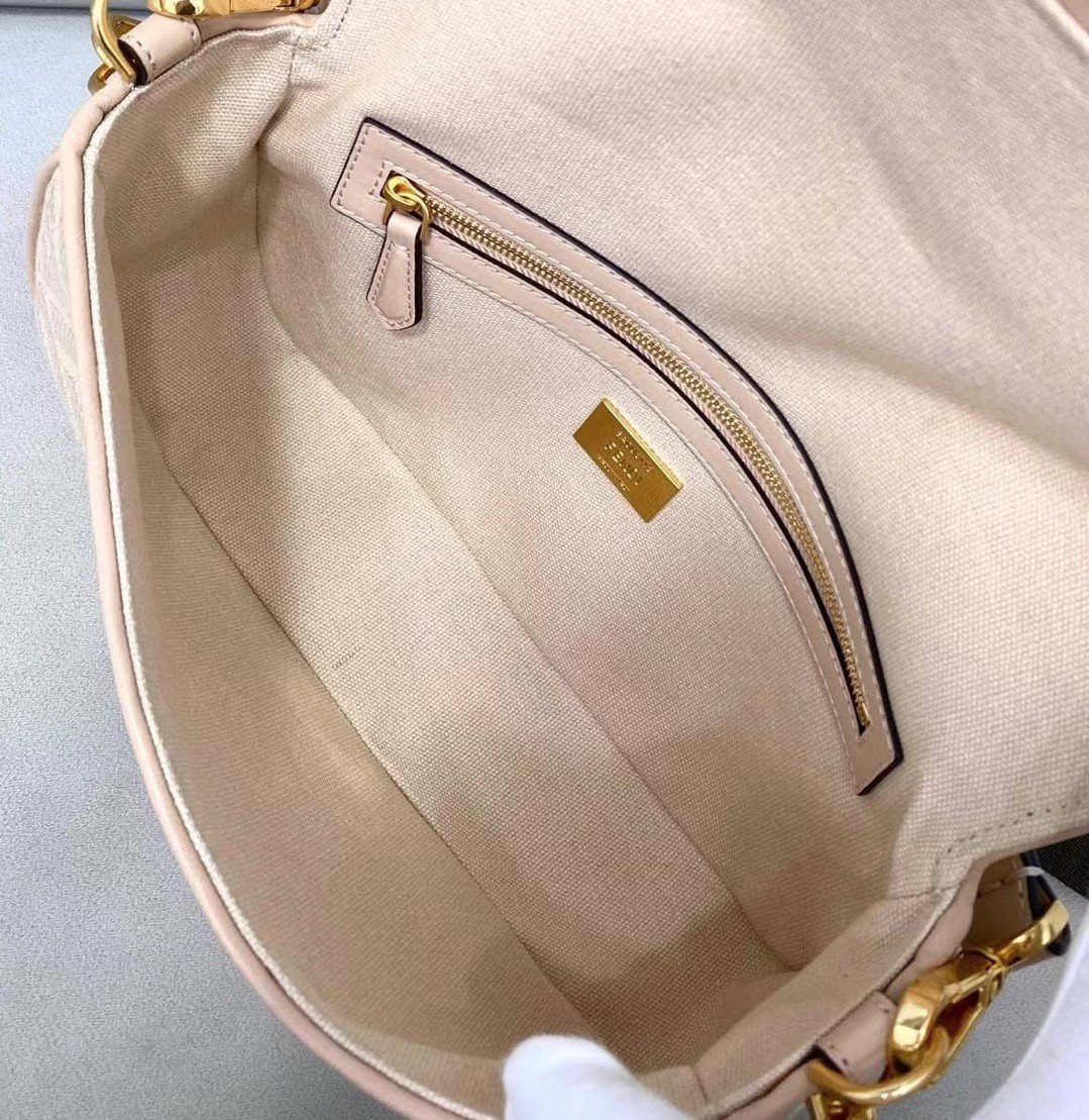 F**di medium baguette bag in pink ff canvas