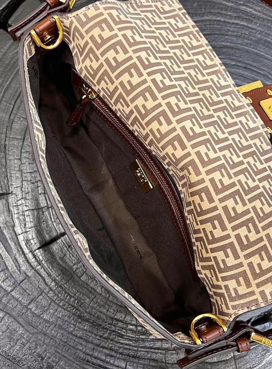 F**di medium baguette 1997 bag in beige split leather