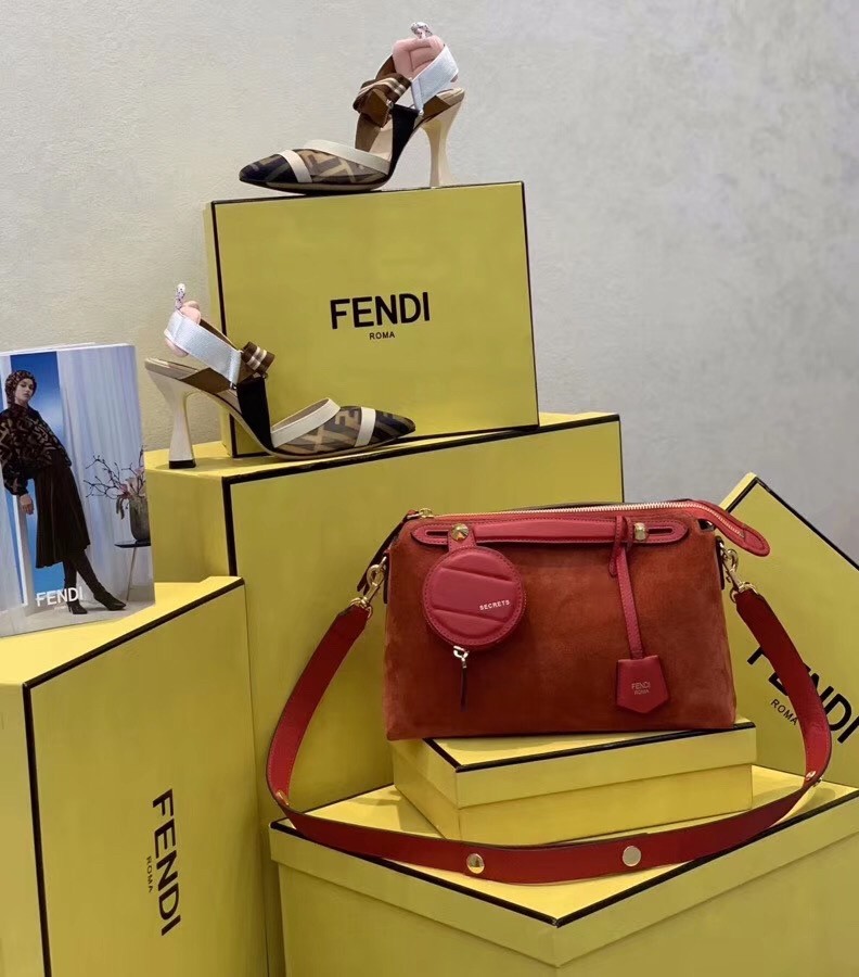 F**di by the way medium bag in piment suede