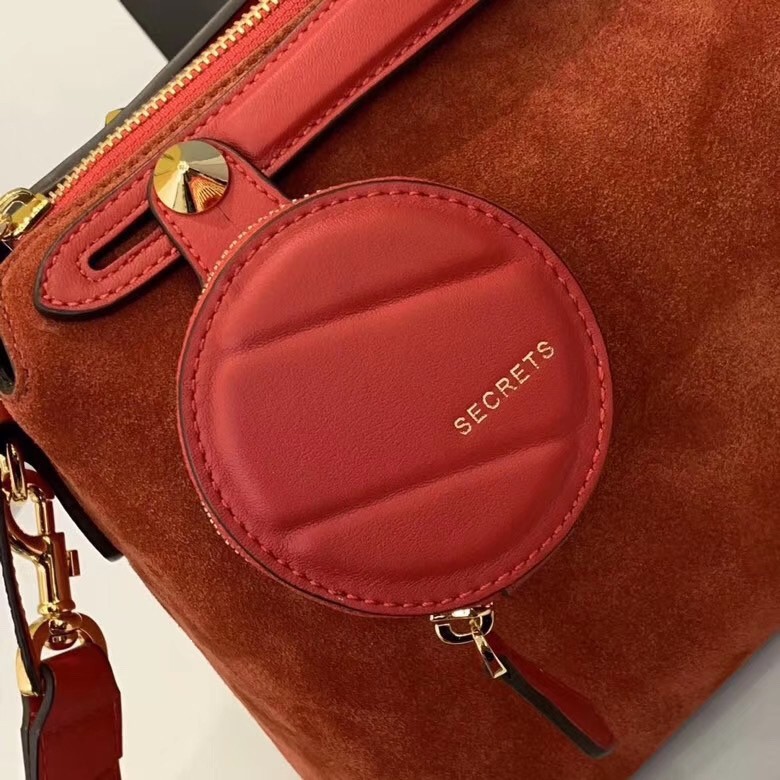 F**di by the way medium bag in piment suede