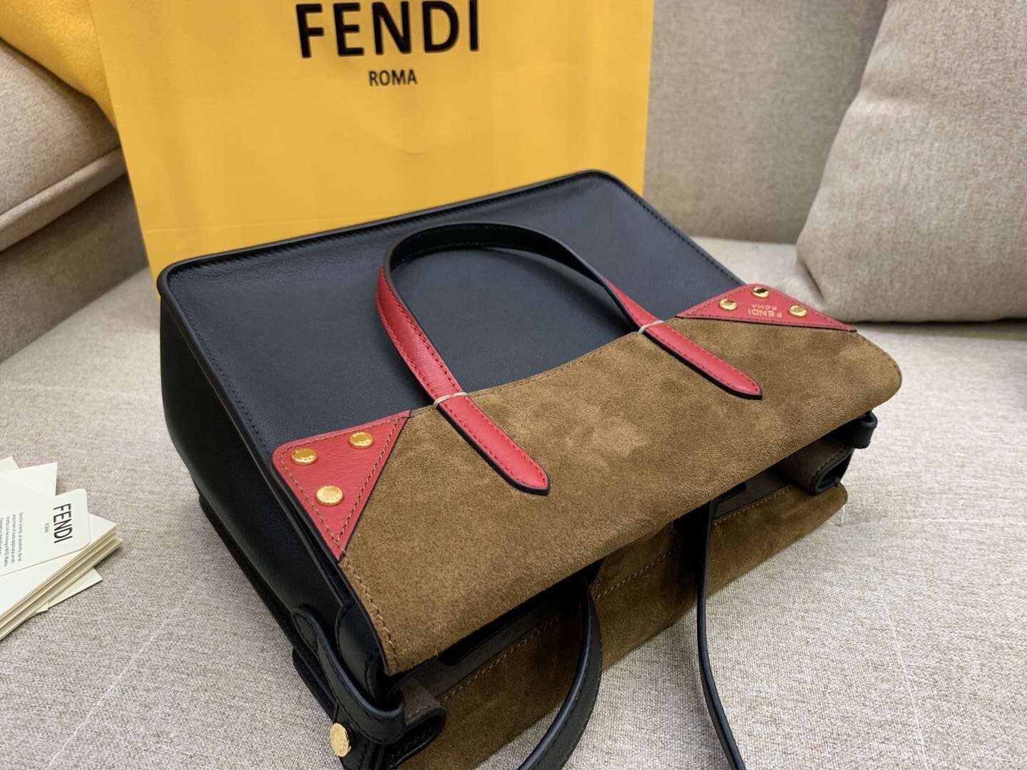 F**di regular flip tote bag in black calfskin