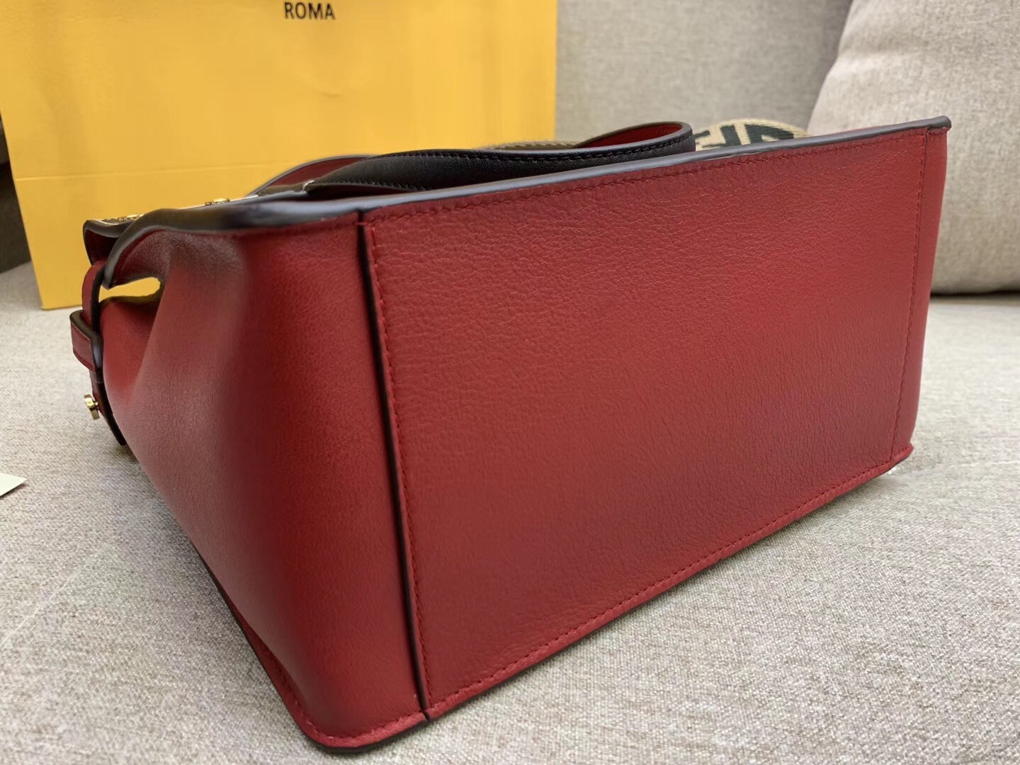 F**di regular flip tote bag in red calfskin