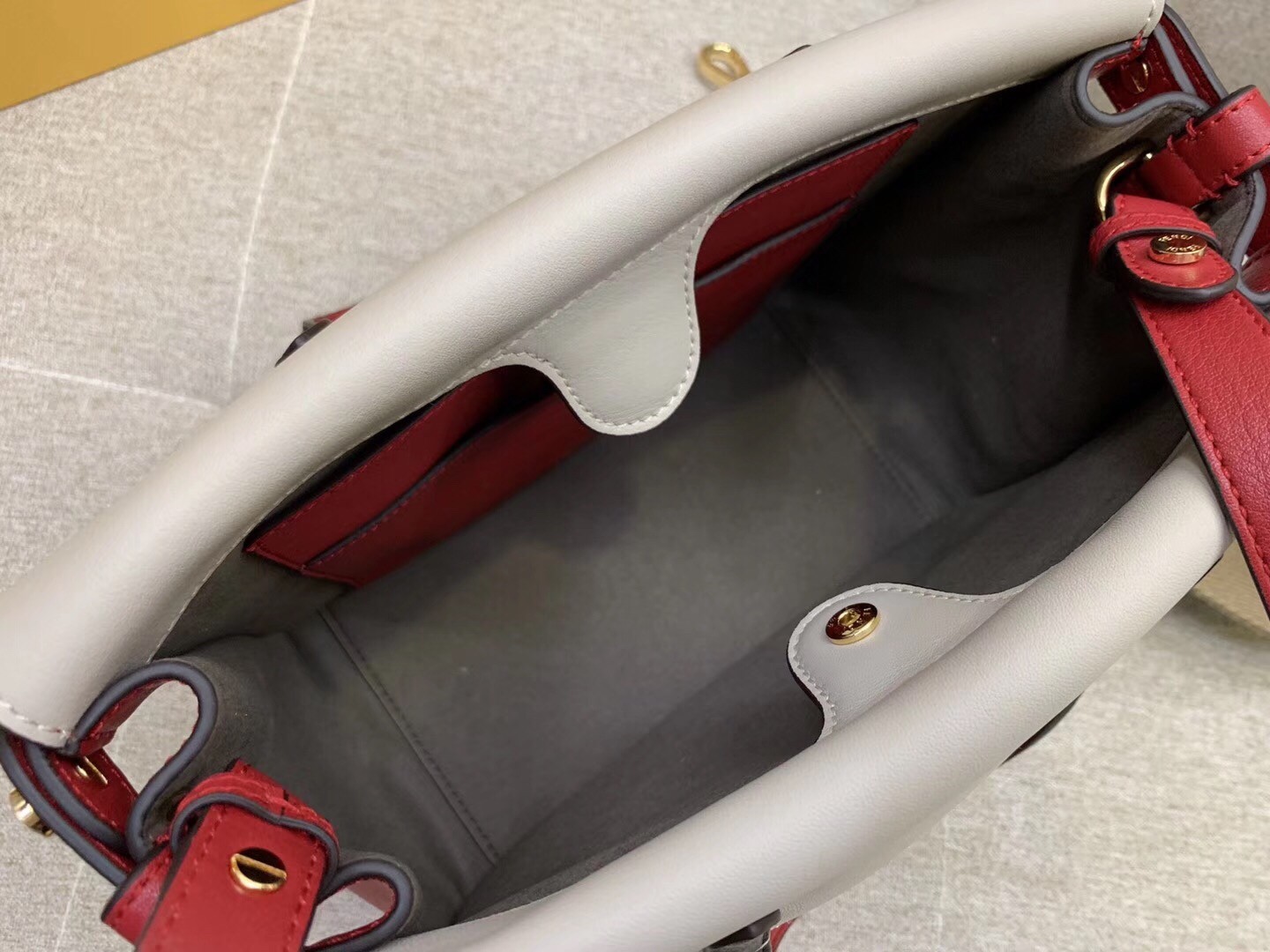 F**di regular flip tote bag in red calfskin