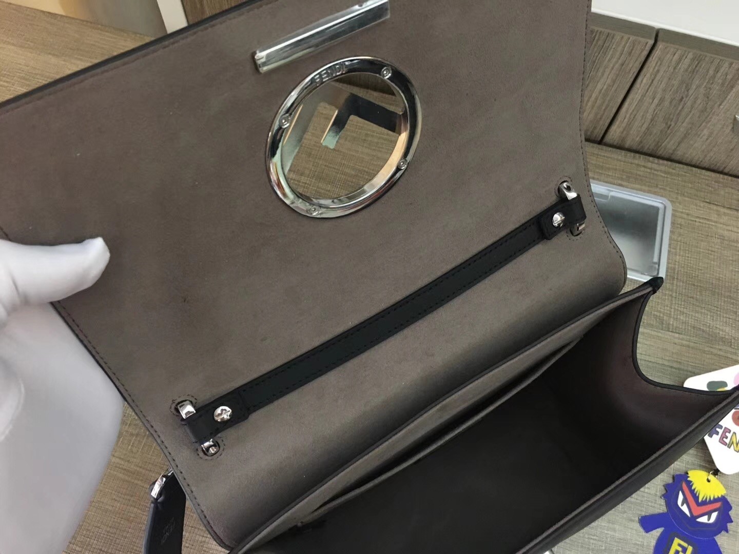 F**di kan i f shoulder bag in black calfskin