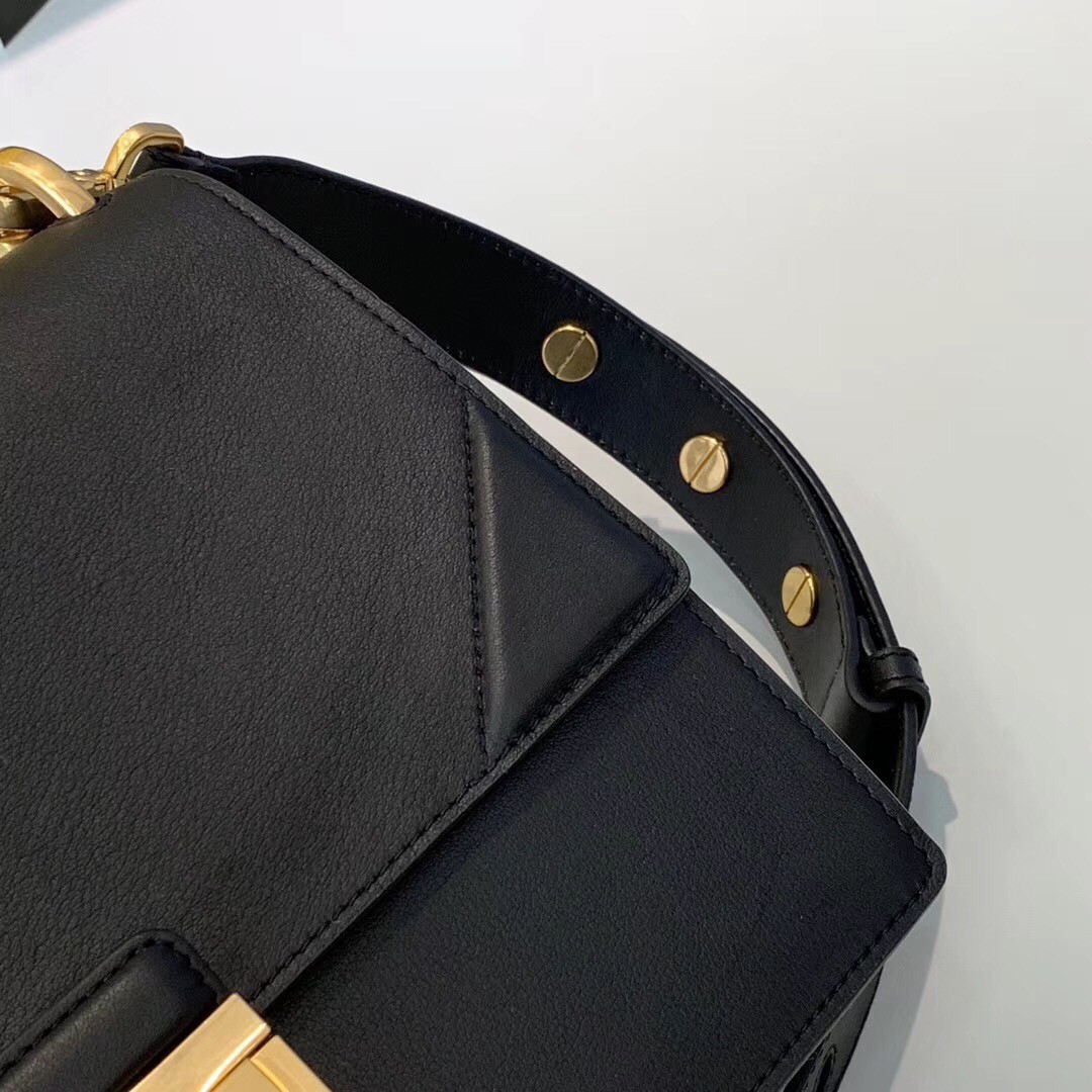 F**di kan u bag in black calfskin