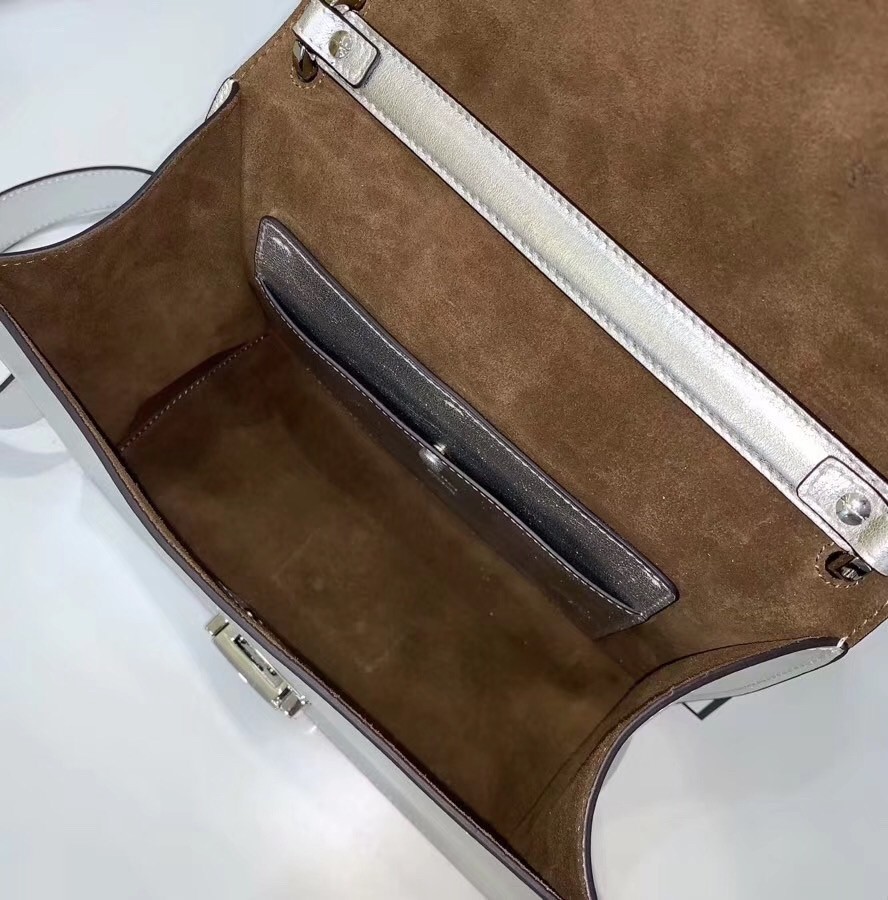 F**di kan u bag in mirror-effect silver leather