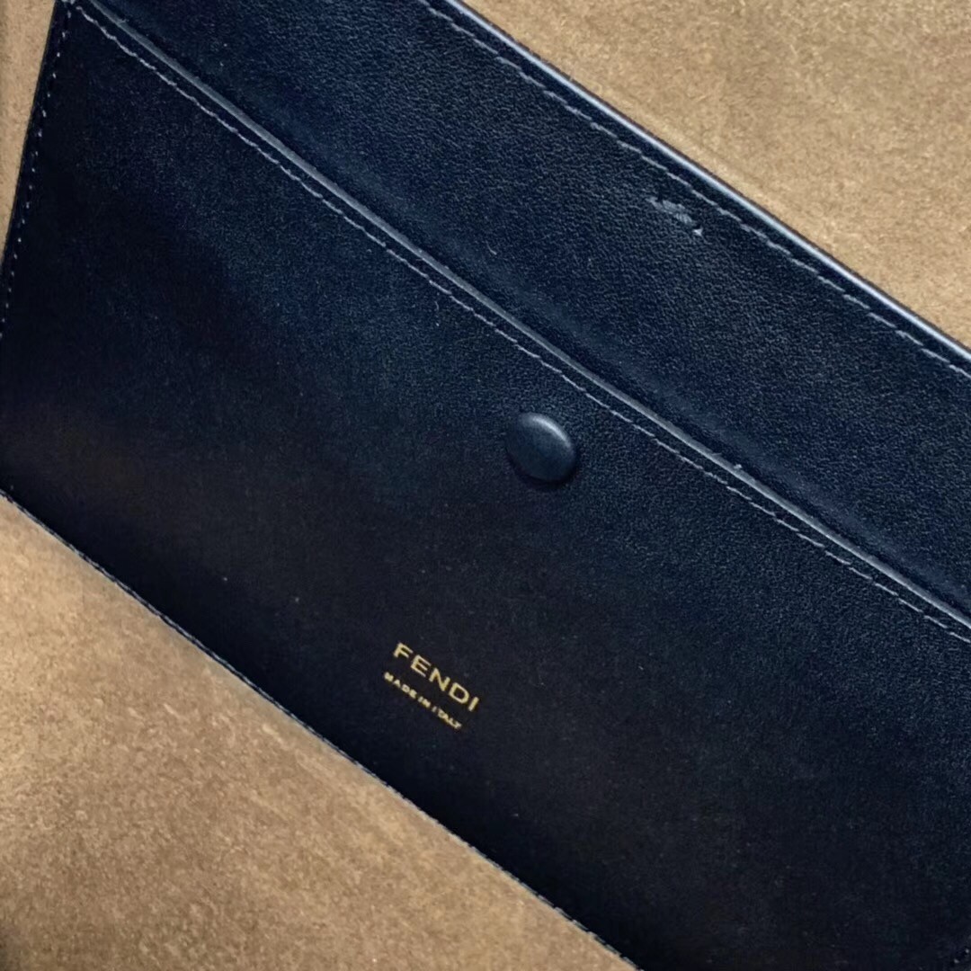 F**di kan u bag in black glossy lambskin