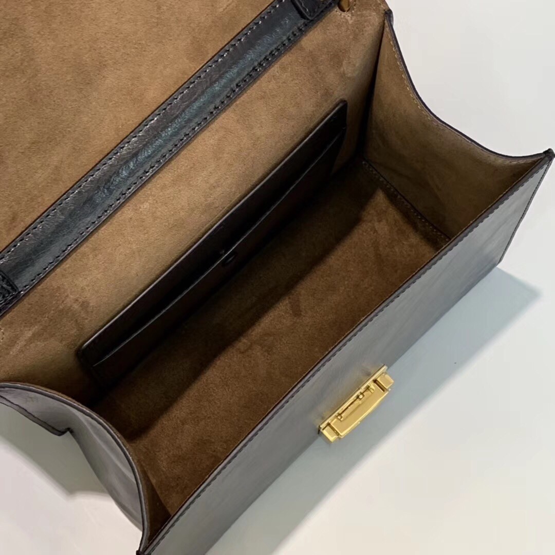 F**di kan u bag in black glossy lambskin
