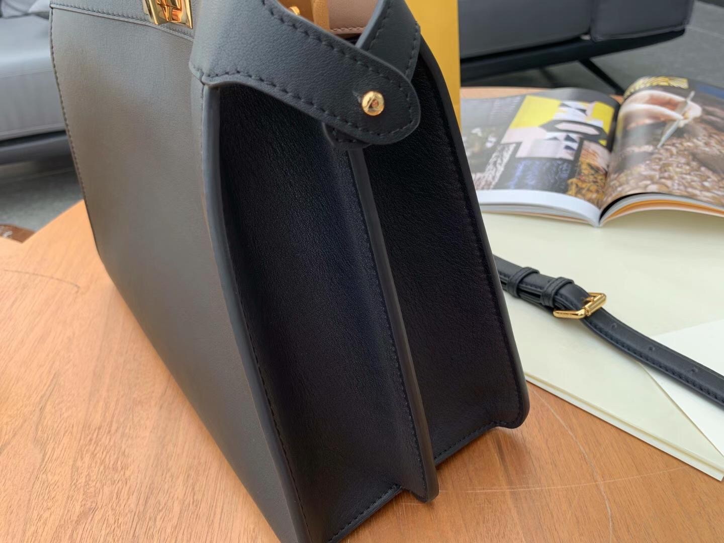 F**di peekaboo iseeu medium bag in black leather