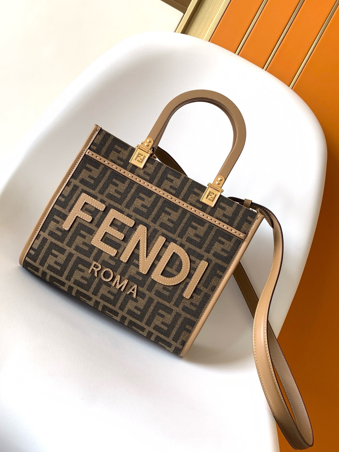 F**di sunshine small tote bag in brown ff jacquard fabric