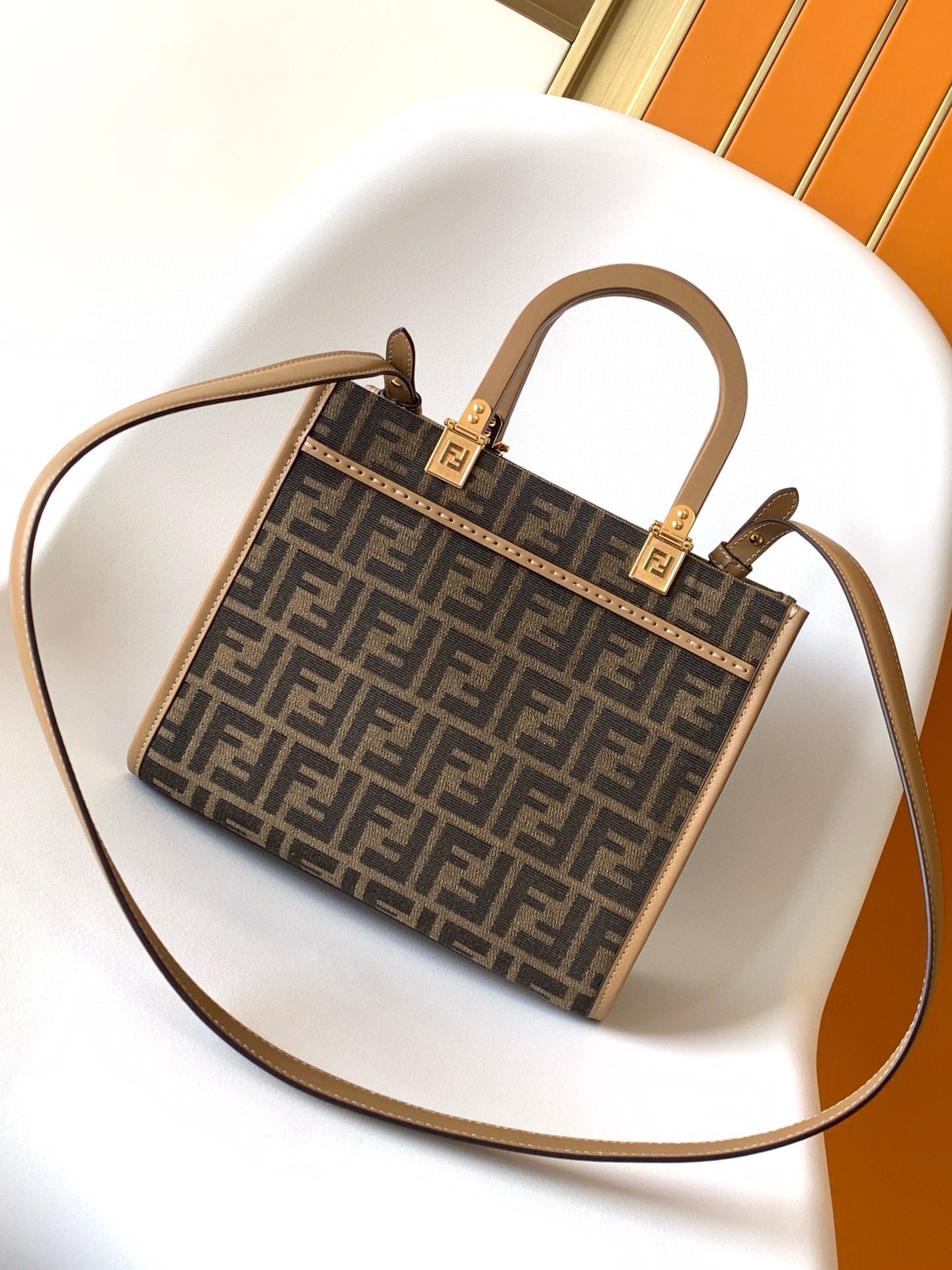 F**di sunshine small tote bag in brown ff jacquard fabric